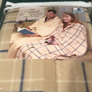 Snap snug blanket